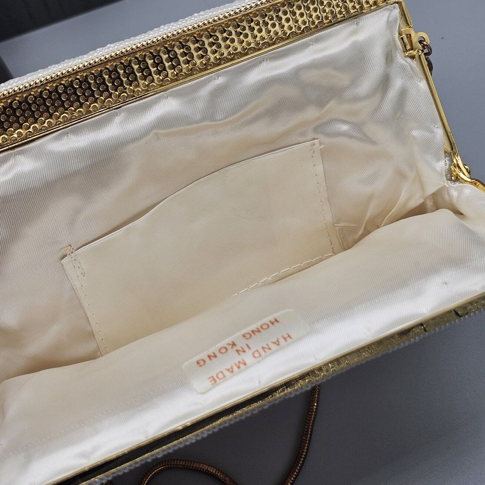White Beaded Shell Crossbody Bag - Picture 5 of 9